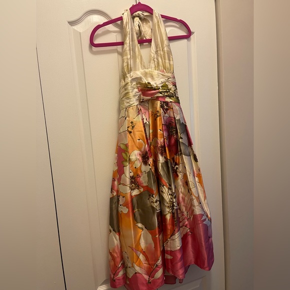 Dresses from Spring Sale at Nordstrom and Off Saks 5th Ave. Sizes range 12-16 . - Picture 2 of 16